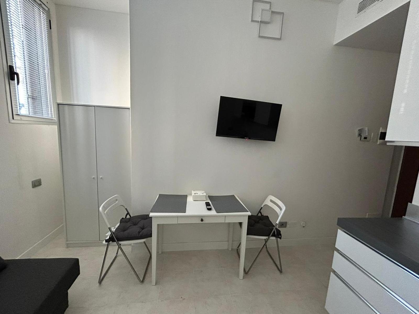 Elegant Apartment *